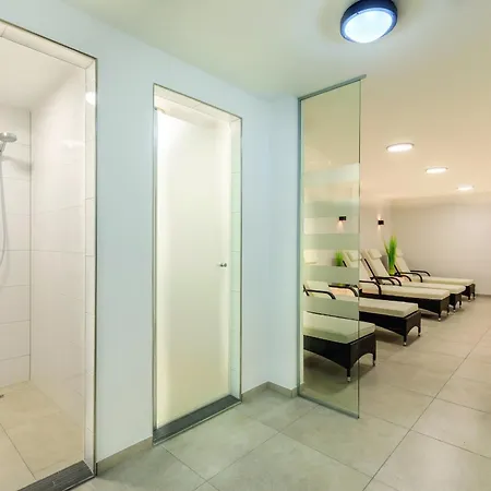 Ostseeallee Ostseeallee 4-30 4*