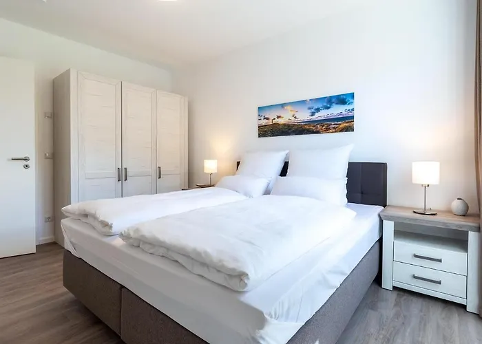 Ostseeallee Ostseeallee 4-30 شقة 4*